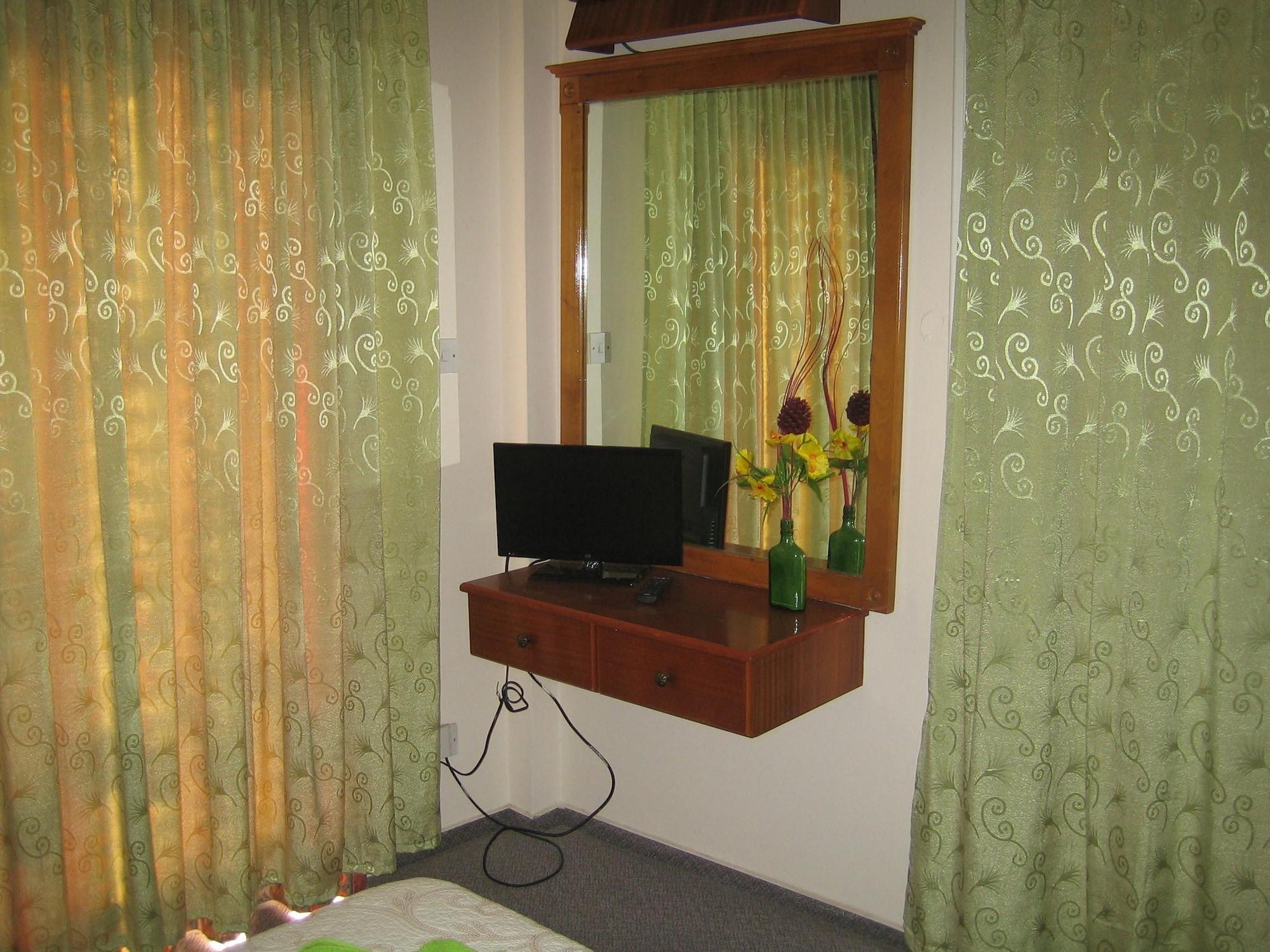 Onisillos Hotel Larnaca Ngoại thất bức ảnh