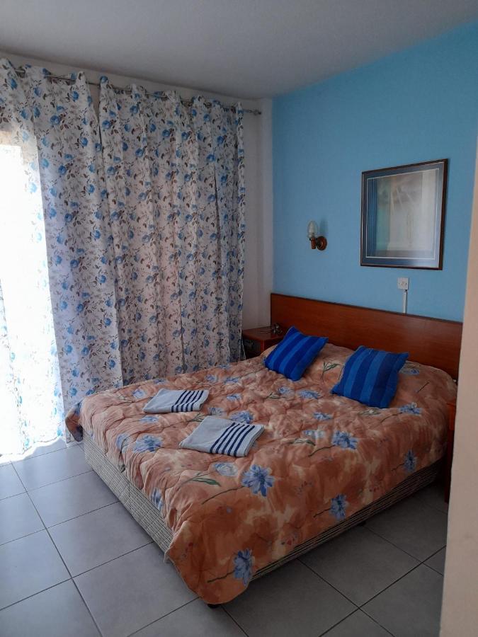 Onisillos Hotel Larnaca Ngoại thất bức ảnh