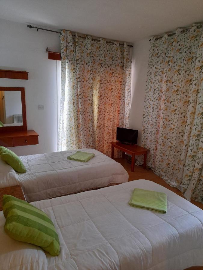 Onisillos Hotel Larnaca Ngoại thất bức ảnh