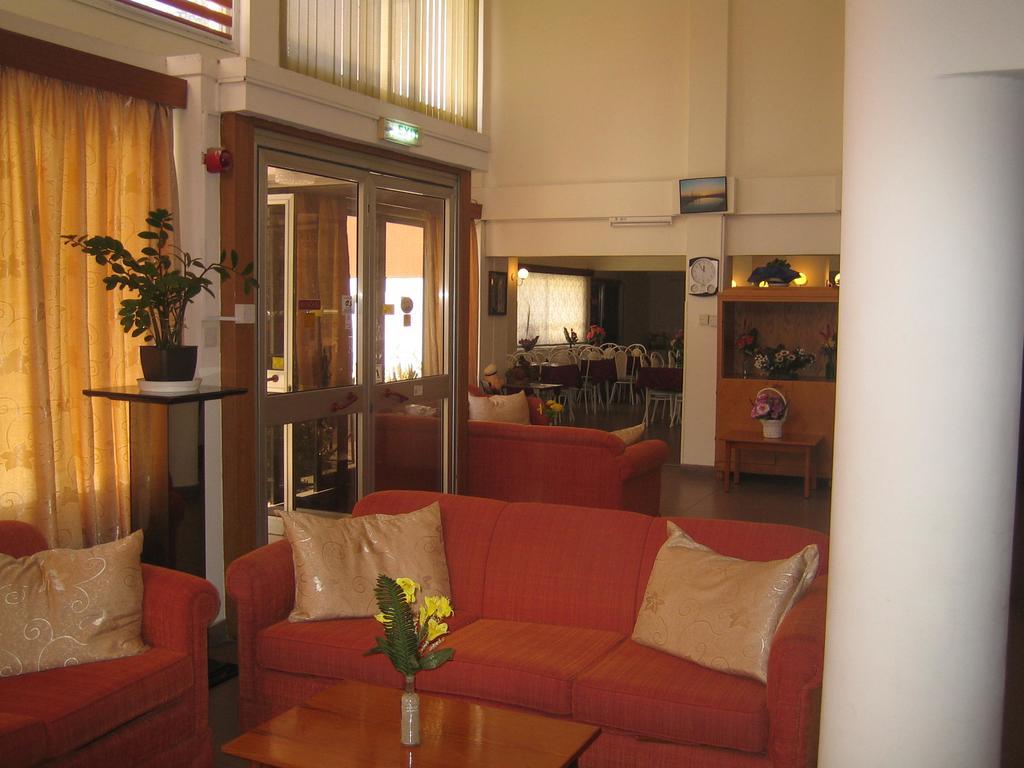 Onisillos Hotel Larnaca Ngoại thất bức ảnh