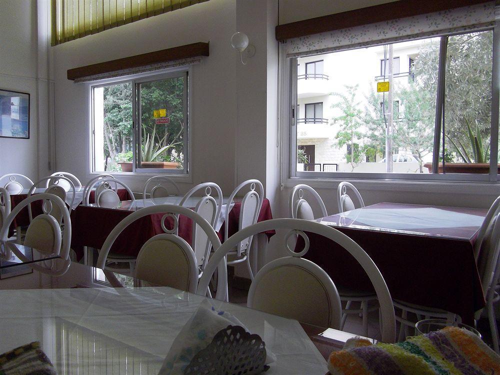 Onisillos Hotel Larnaca Ngoại thất bức ảnh