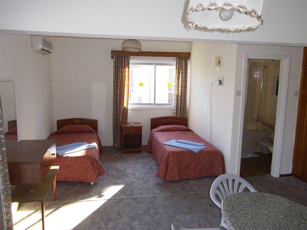 Onisillos Hotel Larnaca Ngoại thất bức ảnh