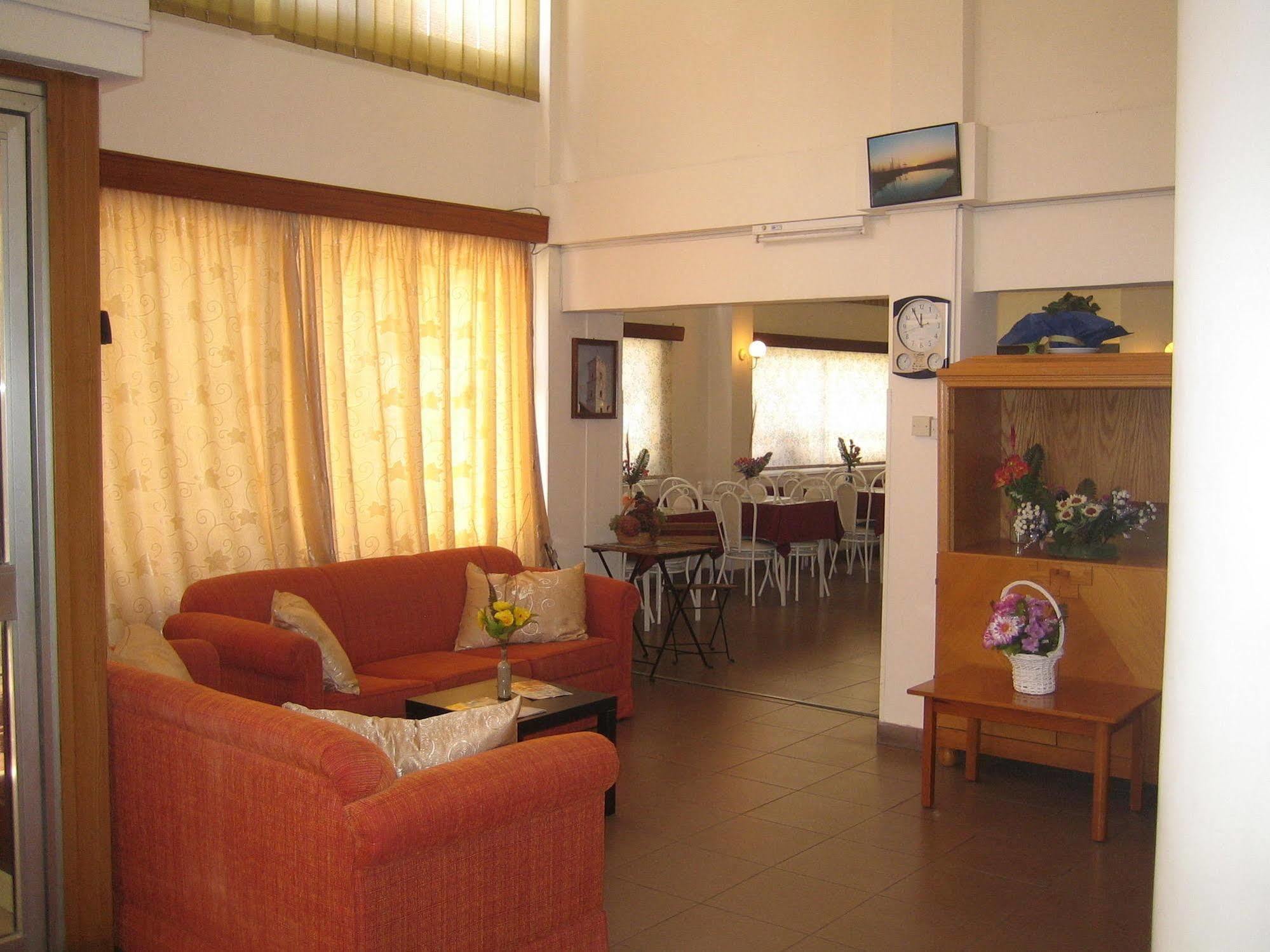Onisillos Hotel Larnaca Ngoại thất bức ảnh