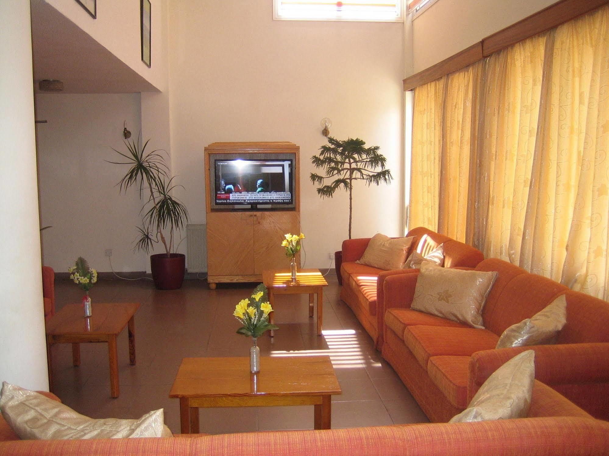 Onisillos Hotel Larnaca Ngoại thất bức ảnh