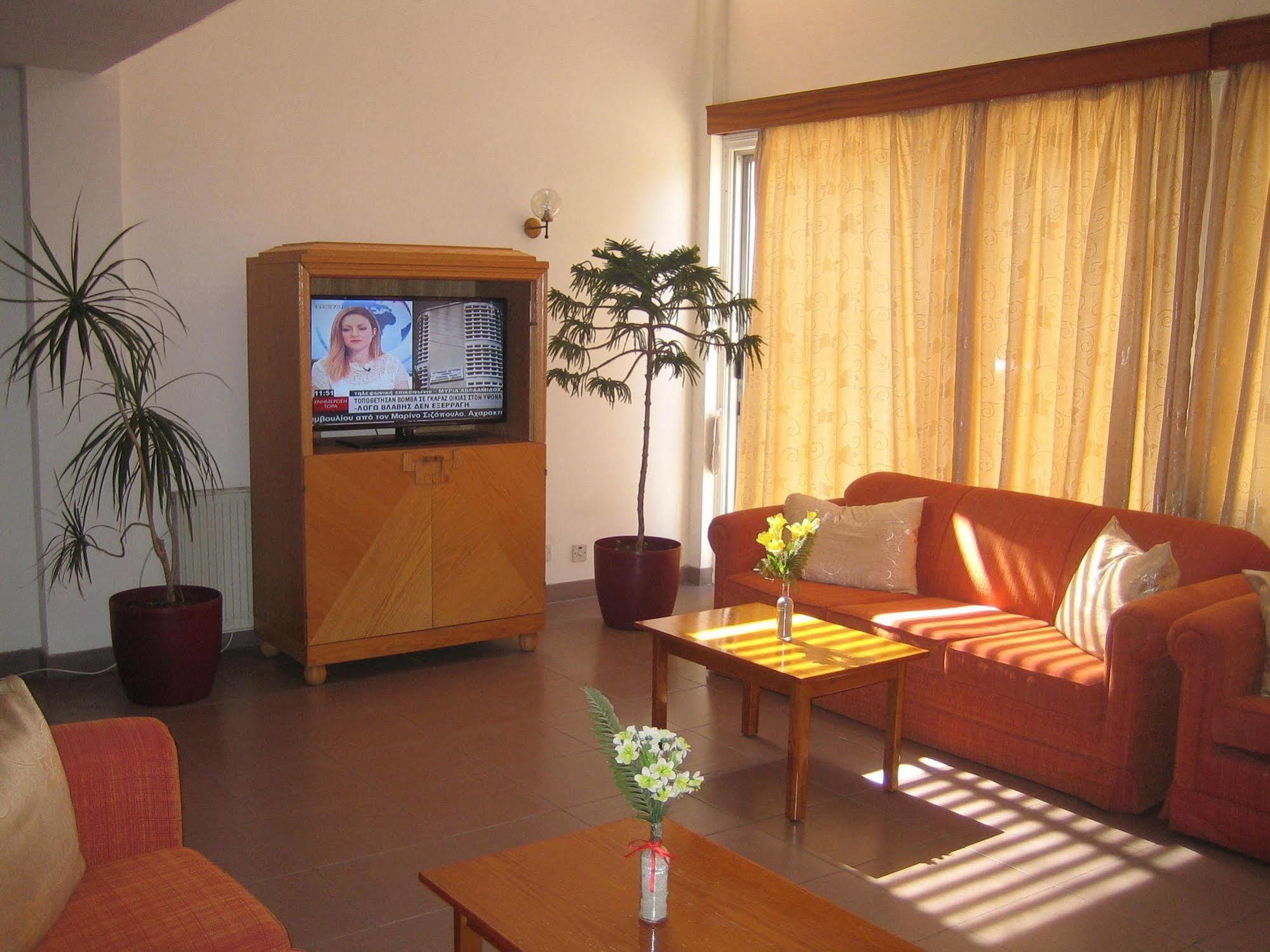 Onisillos Hotel Larnaca Ngoại thất bức ảnh