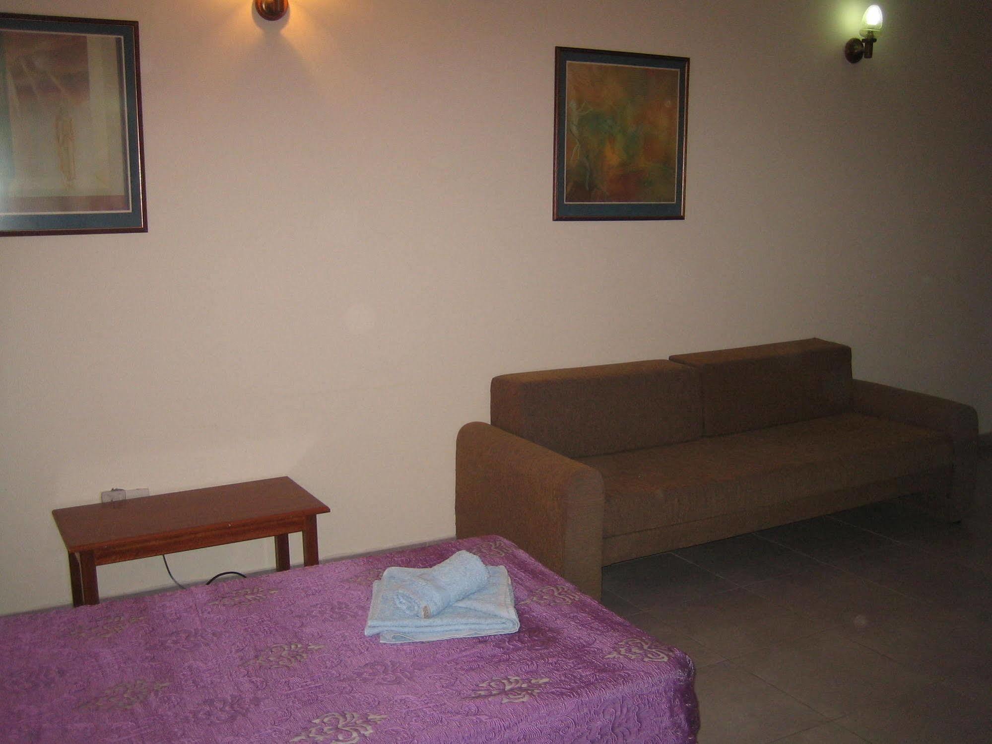 Onisillos Hotel Larnaca Ngoại thất bức ảnh
